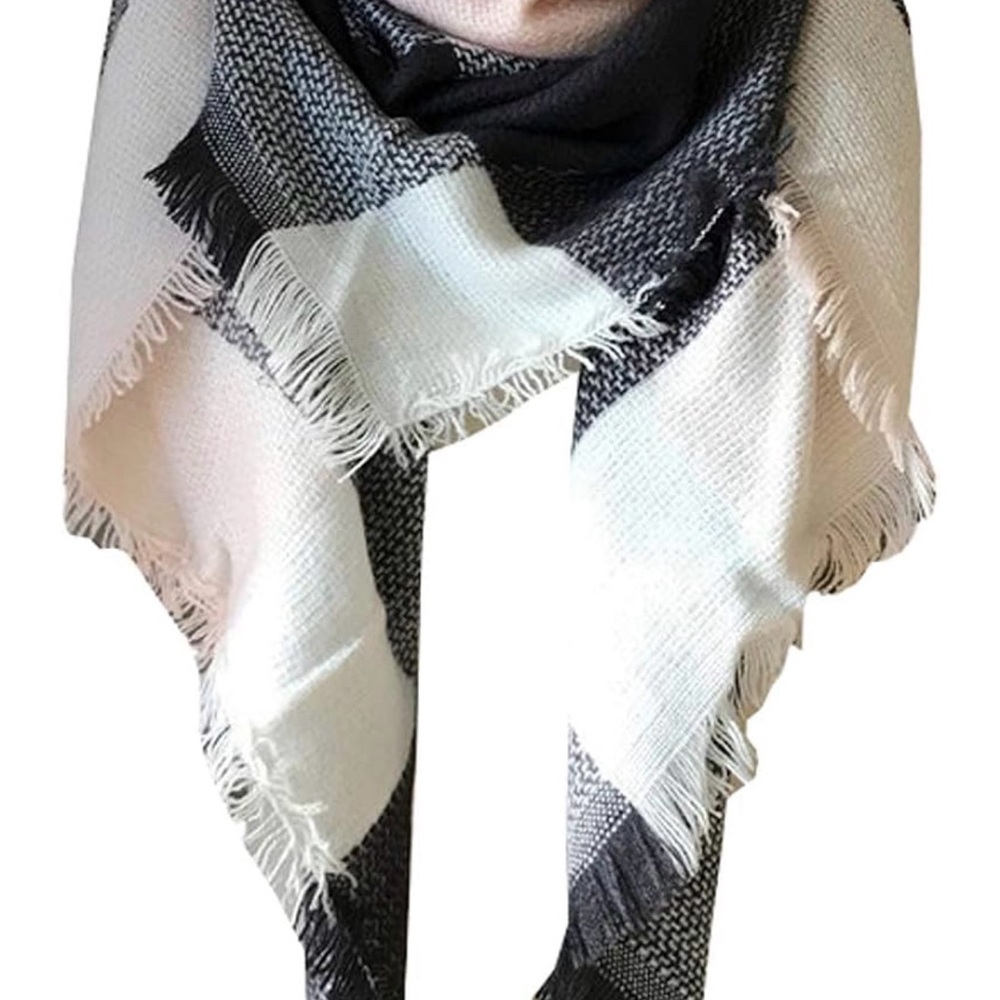 Elegant Black and White Checkered Scarf
